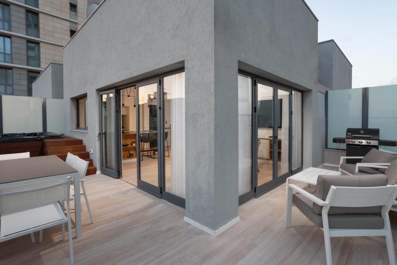 Spacious 3Br Penthouse With Jacuzzi On Rosthchild By Holyguest Tel Aviv Exterior photo